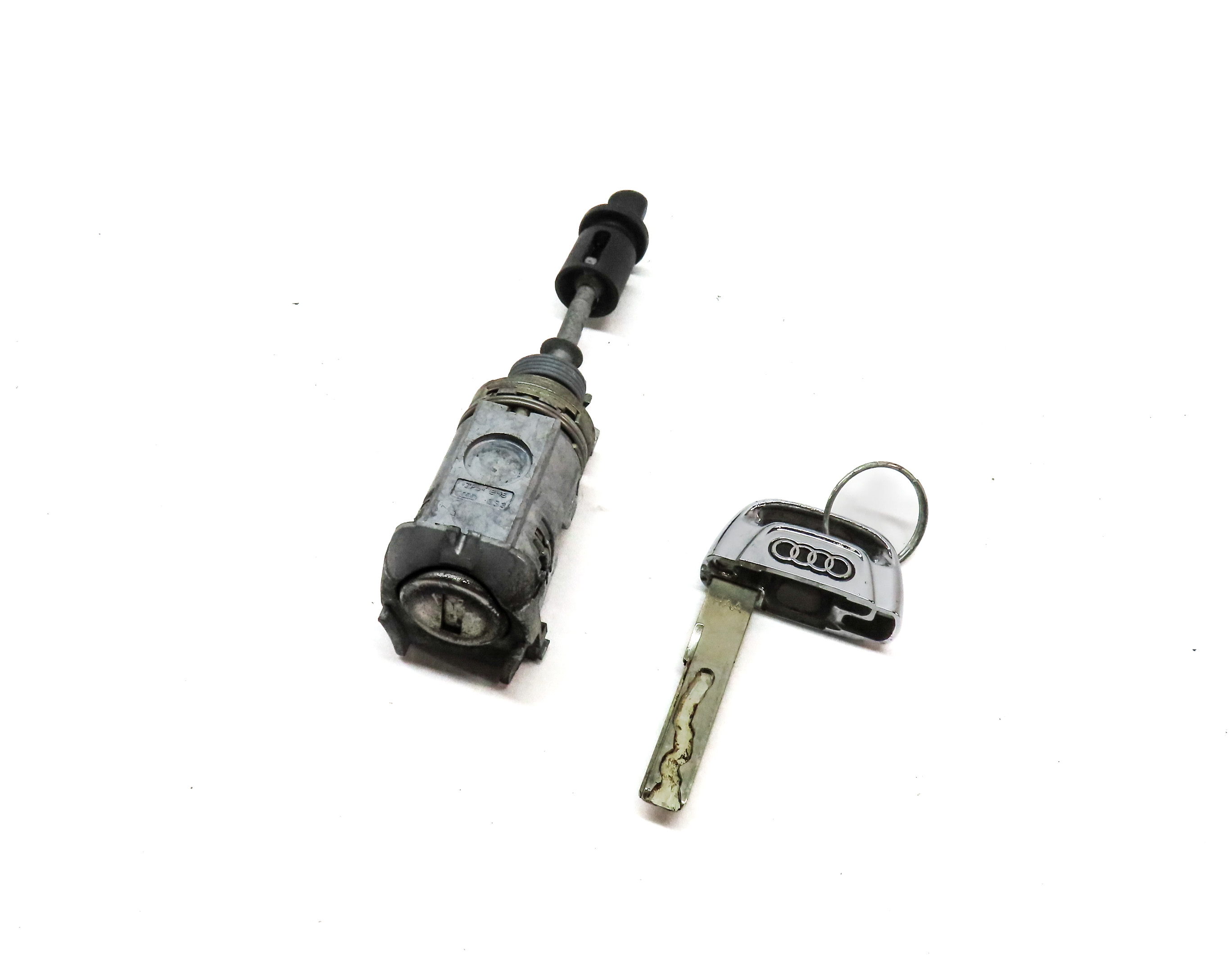 2014 AUDI SQ5 (B8 8R) FRONT LEFT DRIVER DOOR HANDLE LOCK CYLINDER w/ KEY — exact item pictured